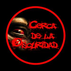 Escucha Cerca de la Oscuridad en la aplicación