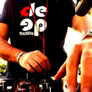 Escucha LORENZO CARBONE SOULFUL HOUSE PODCASTS en la aplicación