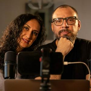 Escucha Omar y Elizabeth - El Arte de Superar Una Infidelidad en la aplicación